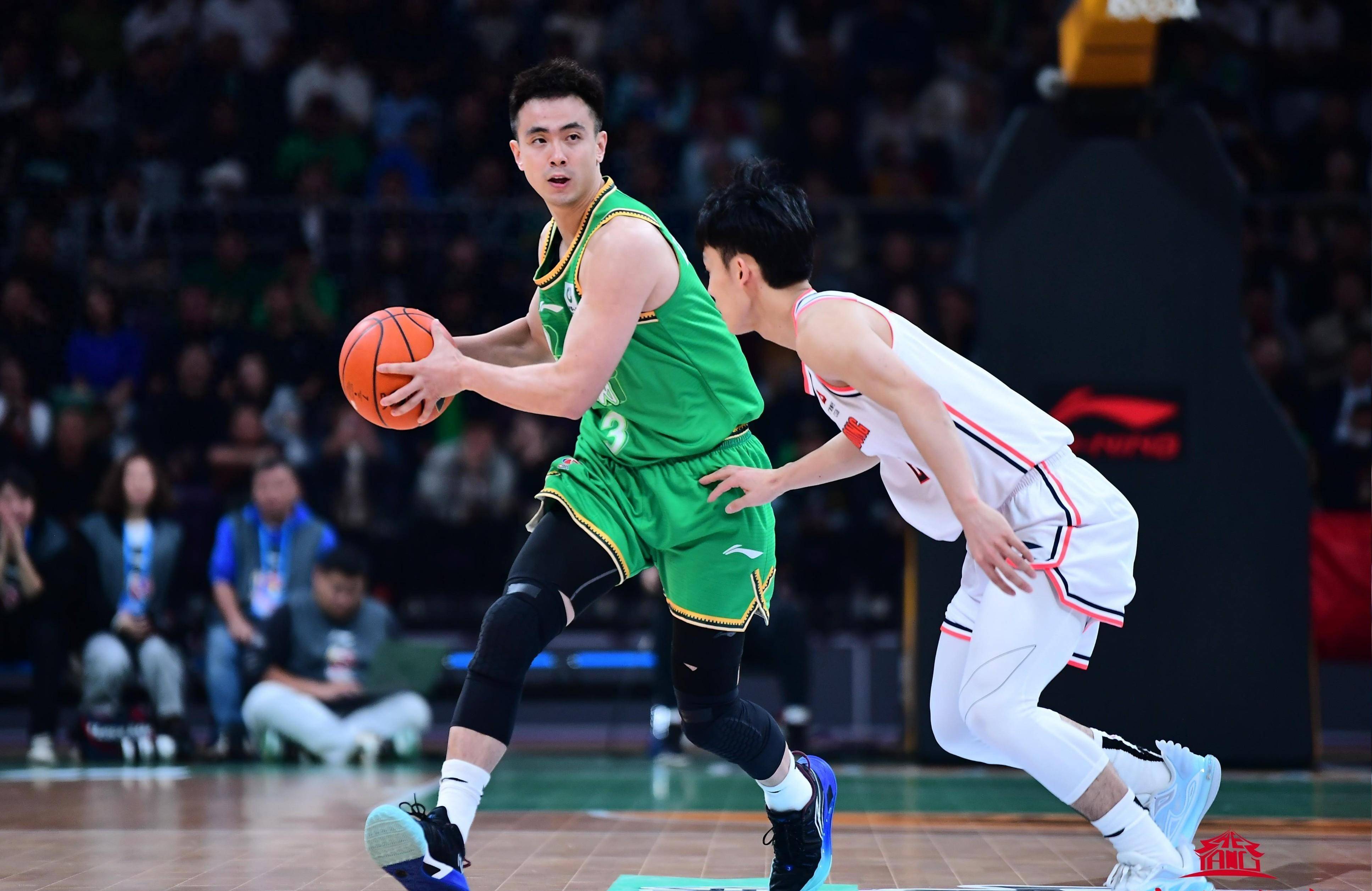 临场指挥获称赞-包含转折点！马赛豪取连胜；CBA季后赛国际比赛日攻防权衡；悬念犹存；训练强度明显提升的词条